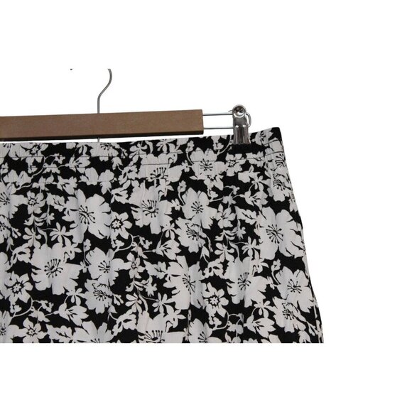 NWT LOFT Skirt Size Large Flowy Black White Floral Pull On Elastic Waist Preppy - Picture 3 of 9